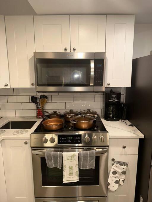 Apartment Brand New 1 Bedroom Basement Suite. Wi-fi,netflix Edmonton