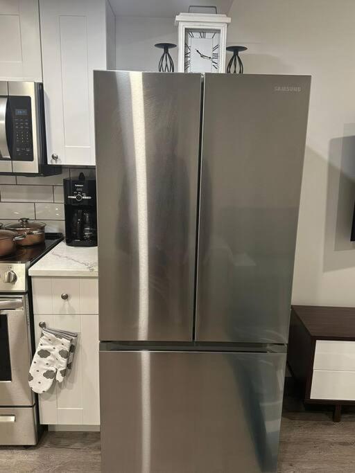 Apartment Brand New 1 Bedroom Basement Suite. Wi-fi,netflix Edmonton