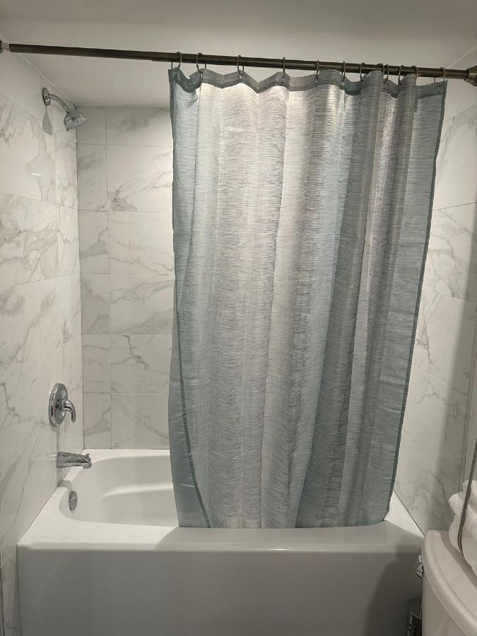 Brand New 1 Bedroom Basement Suite. Wi-fi,netflix